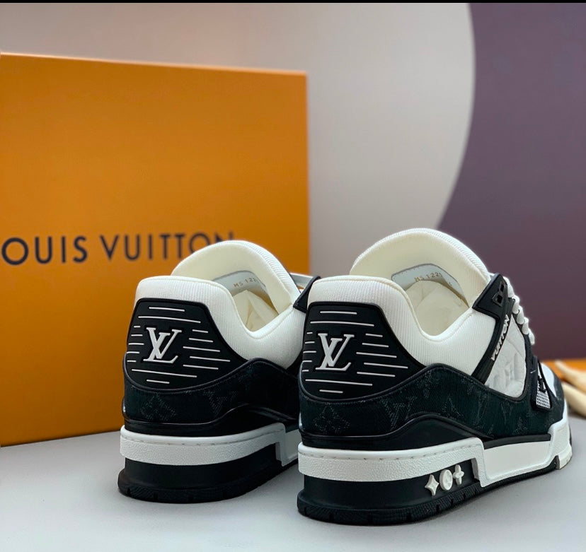 LV Trainer Black