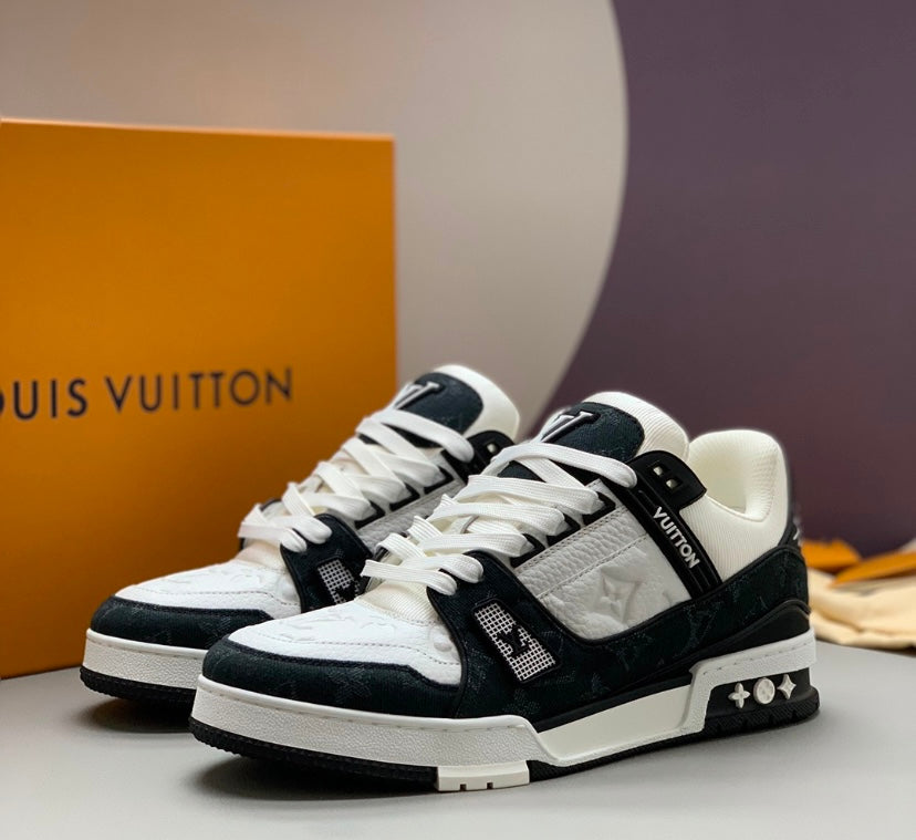 LV Trainer Black