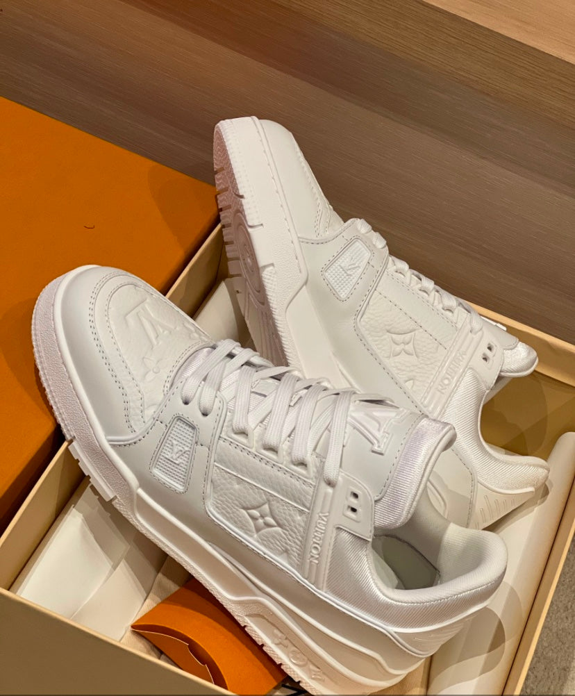 LV Trainer White Embossing