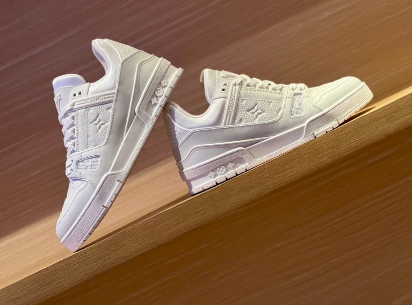 LV Trainer White Embossing
