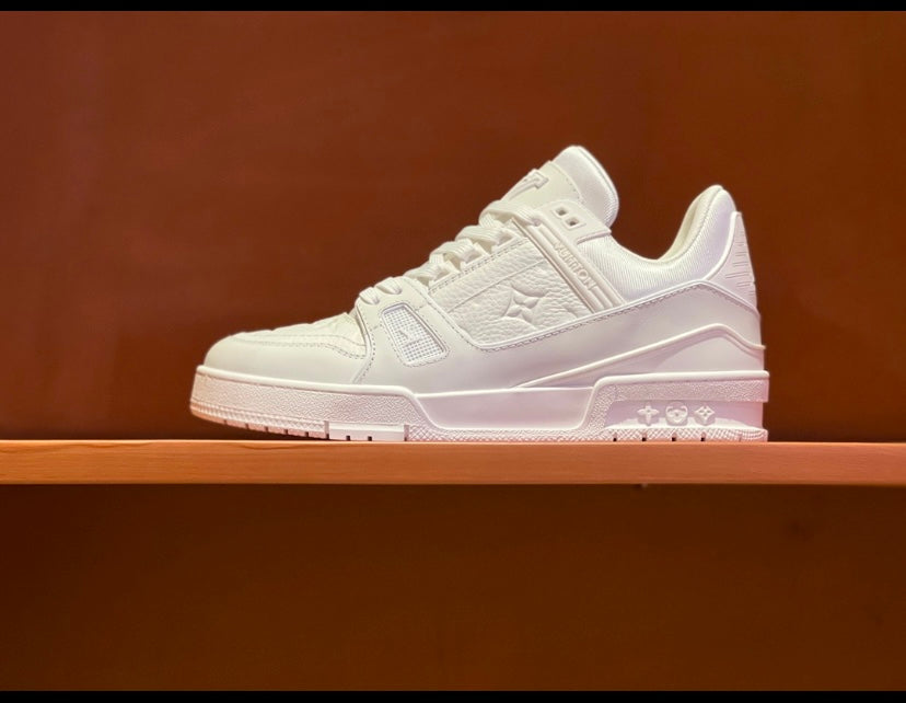 LV Trainer White Embossing