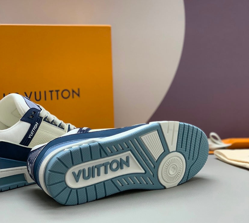 LV Trainer Haze Blue