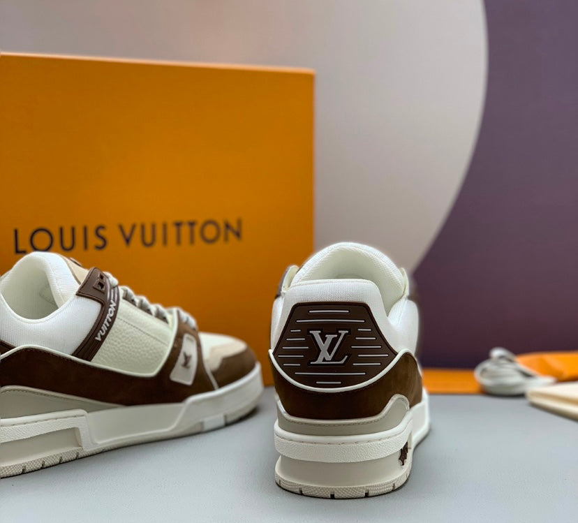 LV Trainer Haze Brown