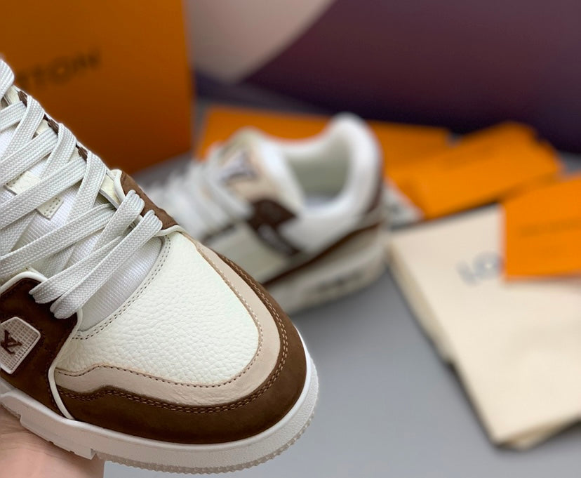 LV Trainer Haze Brown