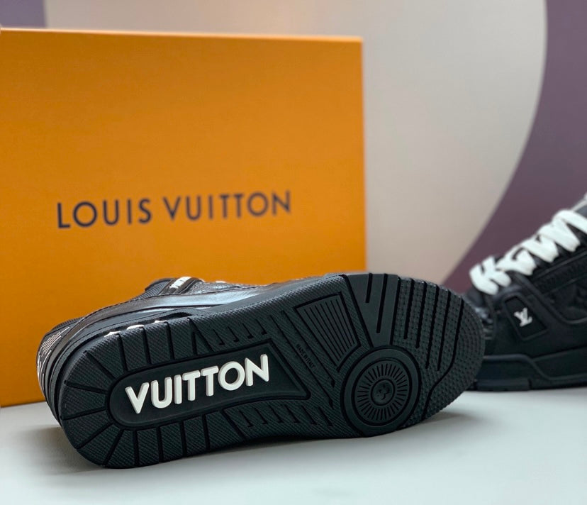 LV Trainer Black Night