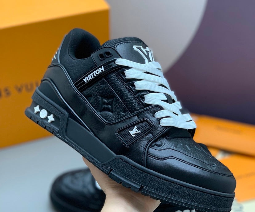 LV Trainer Black Night