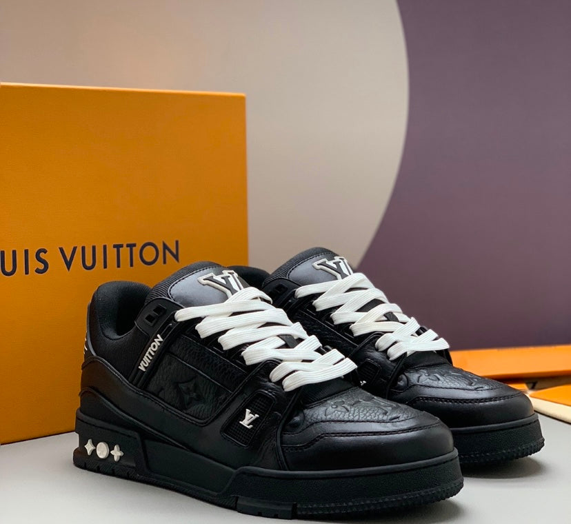 LV Trainer Black Night
