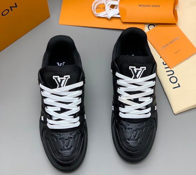 LV Trainer Black Night