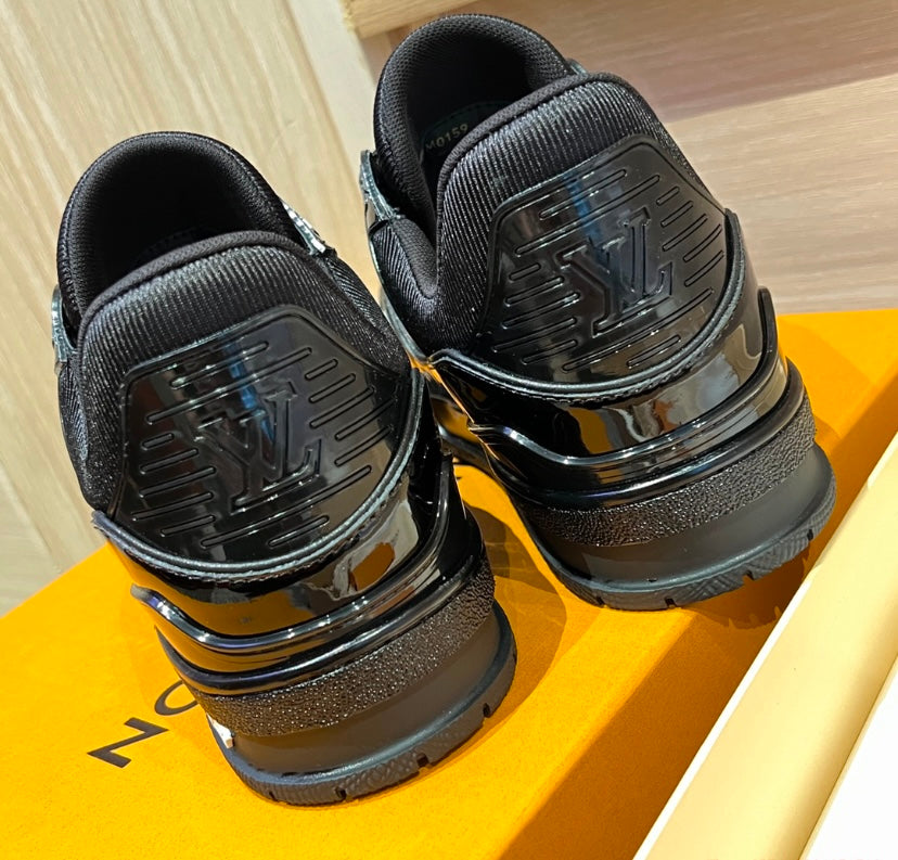 LV Trainer Black Bright