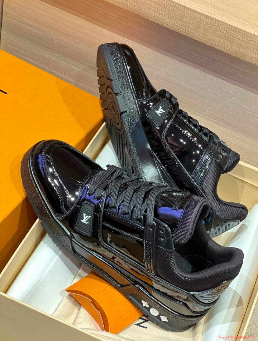 LV Trainer Black Bright