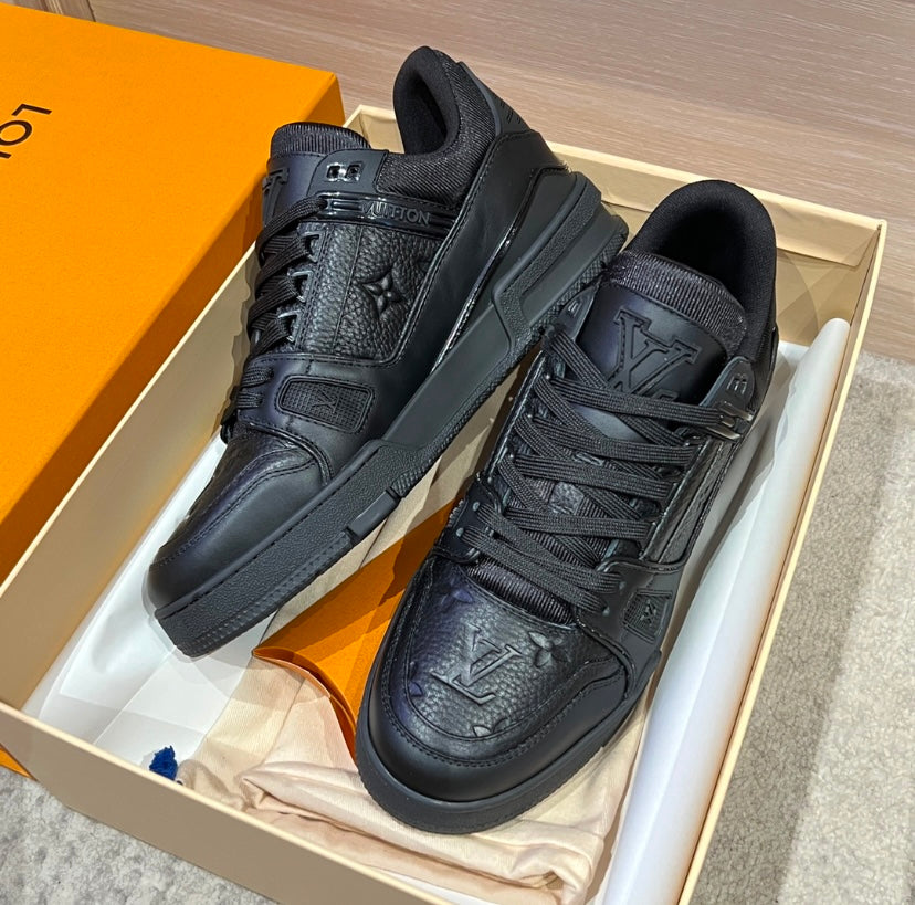 LV Trainer Patent Black
