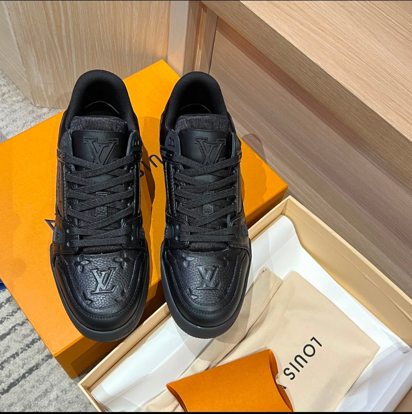 LV Trainer Patent Black