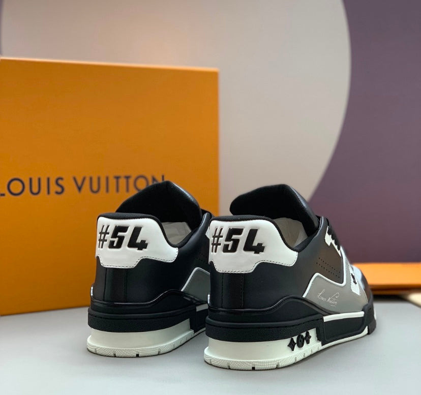 LV Trainer Black ASH