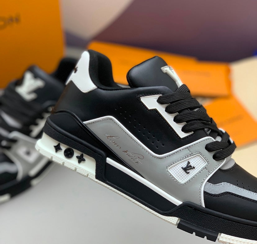 LV Trainer Black ASH