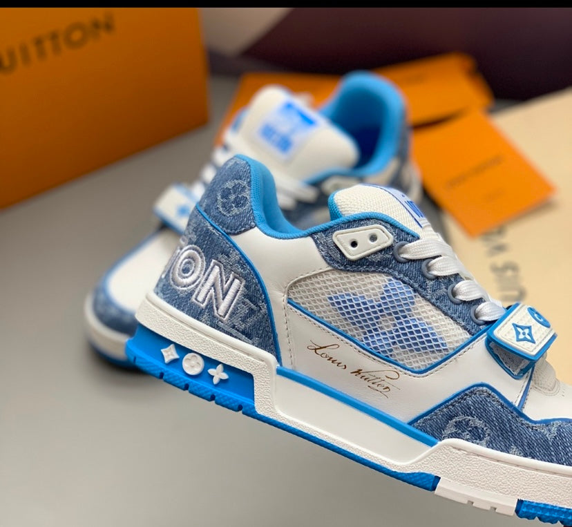 LV Trainer Velcro Blue