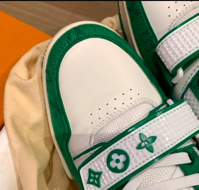 LV Trainer Velcro Green