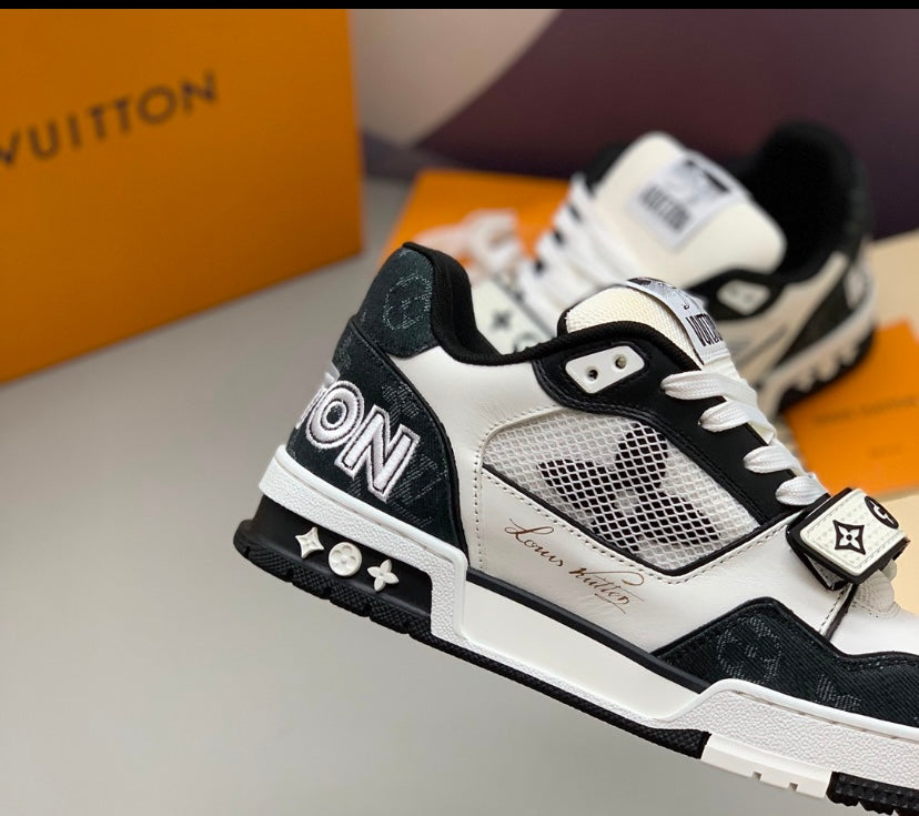 LV Trainer Velcro Black