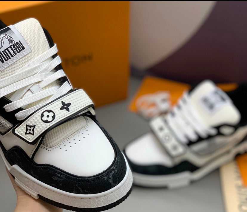LV Trainer Velcro Black