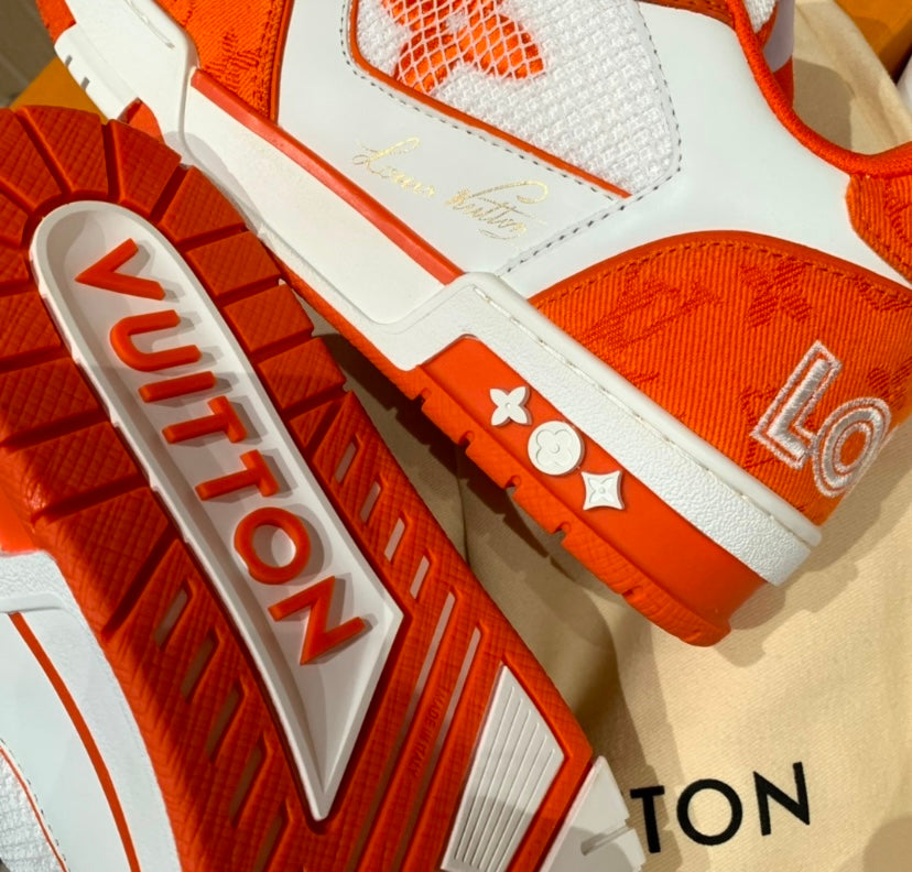 LV Trainer Velcro Orange