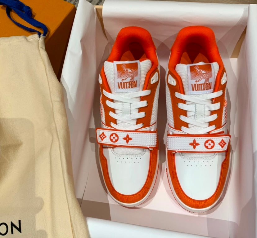 LV Trainer Velcro Orange