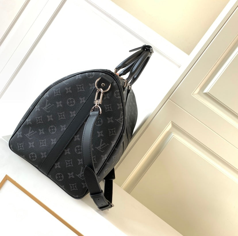 L.V Keepall Bandoulière 55 – Monogram Eclipse