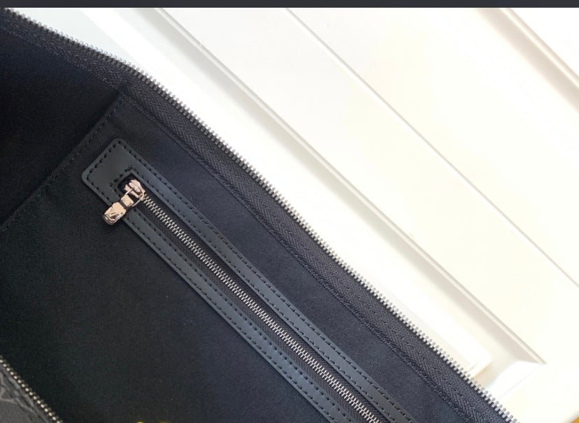 L.V Keepall Bandoulière 55 – Monogram Eclipse