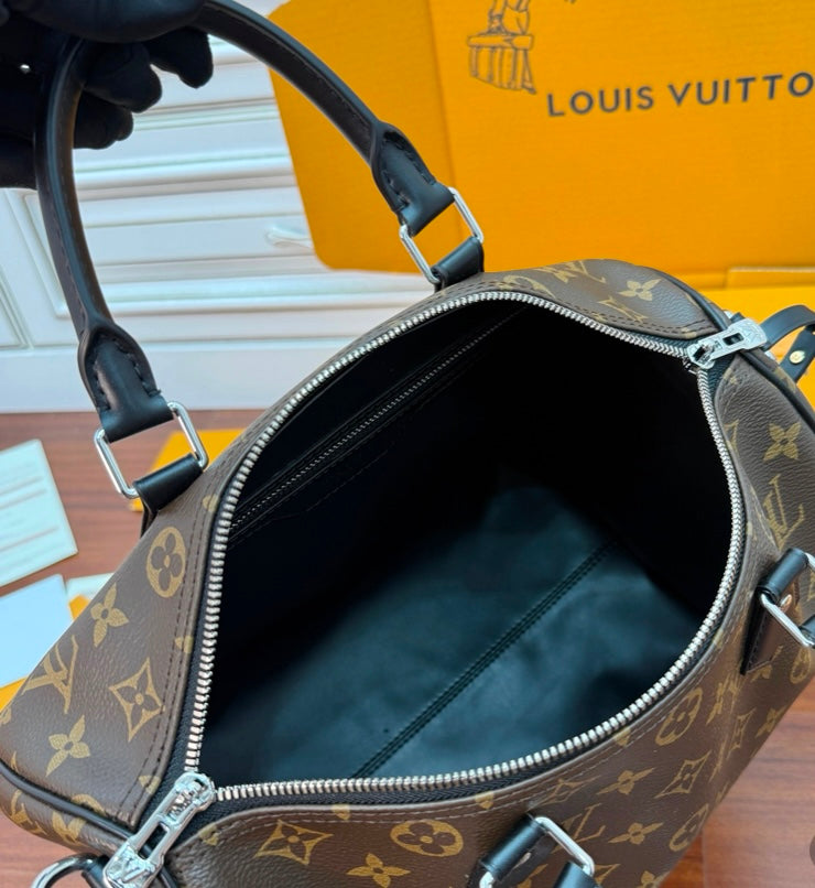 Louis Vuitton Speedy Bandoulière 30 Monogram Canvas with Chain Detail
