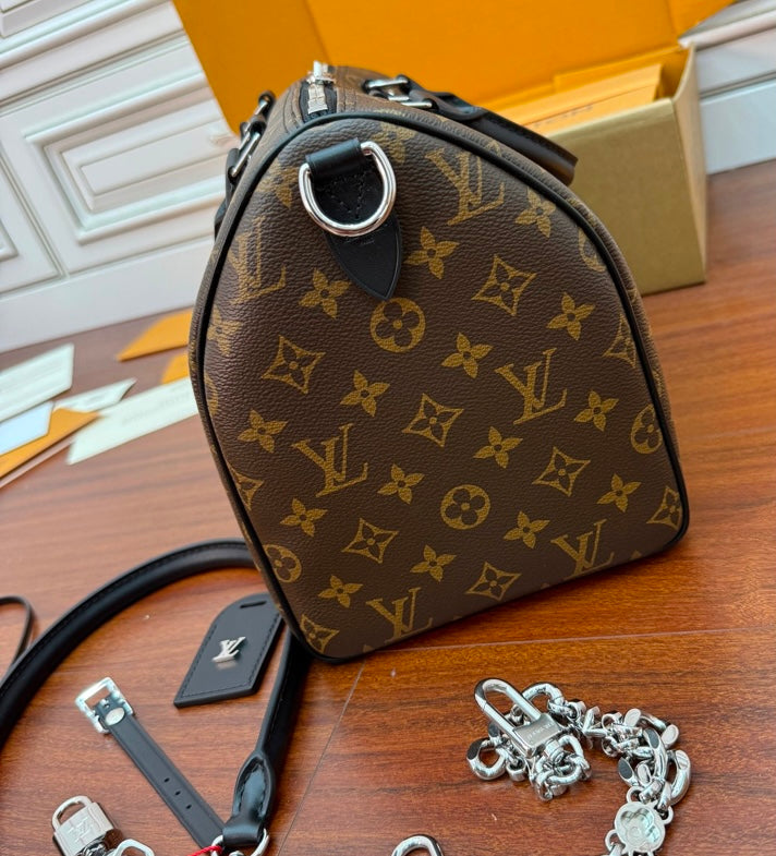 Louis Vuitton Speedy Bandoulière 30 Monogram Canvas with Chain Detail