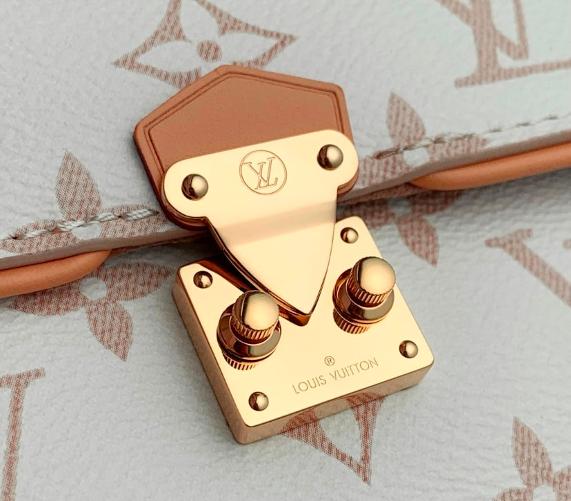 Louis Vuitton Rosy Monogram Canvas Chain Clutch