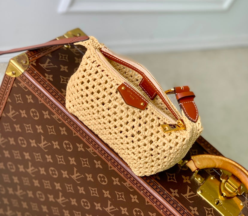 Louis Vuitton Crochet Coussin Shoulder Bag – Natural Beige