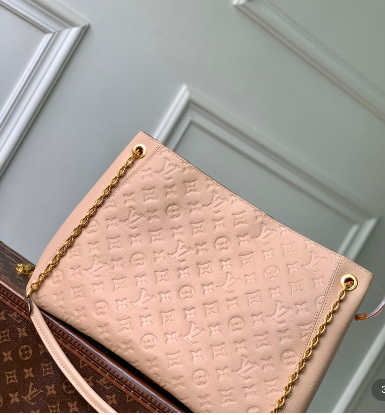 Louis Vuitton Lockme Ever MM – Empreinte Leather in Rose Poudre