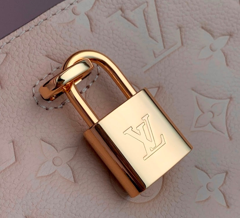 Louis Vuitton Lockme Ever MM – Empreinte Leather in Rose Poudre