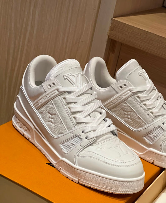 LV Trainer White Embossing