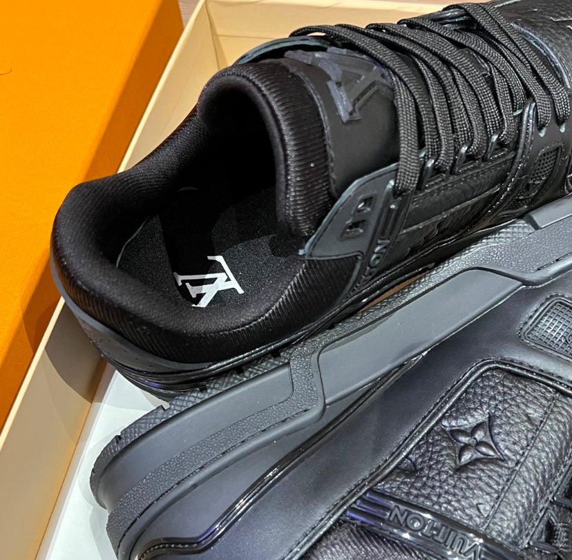LV Trainer Patent Black