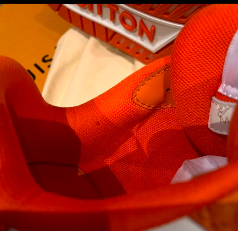 LV Trainer Velcro Orange