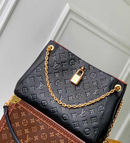 Louis Vuitton Lockme Ever MM – Empreinte Leather in Noir
